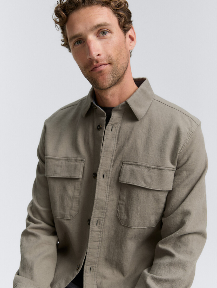 camicia overshirt con tasche sul petto