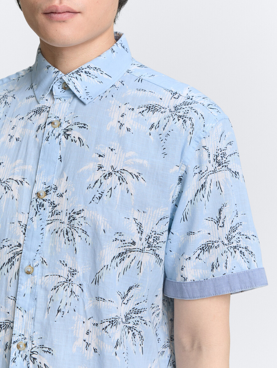 camicia a maniche corte vestibilità regolare con stampa di palme