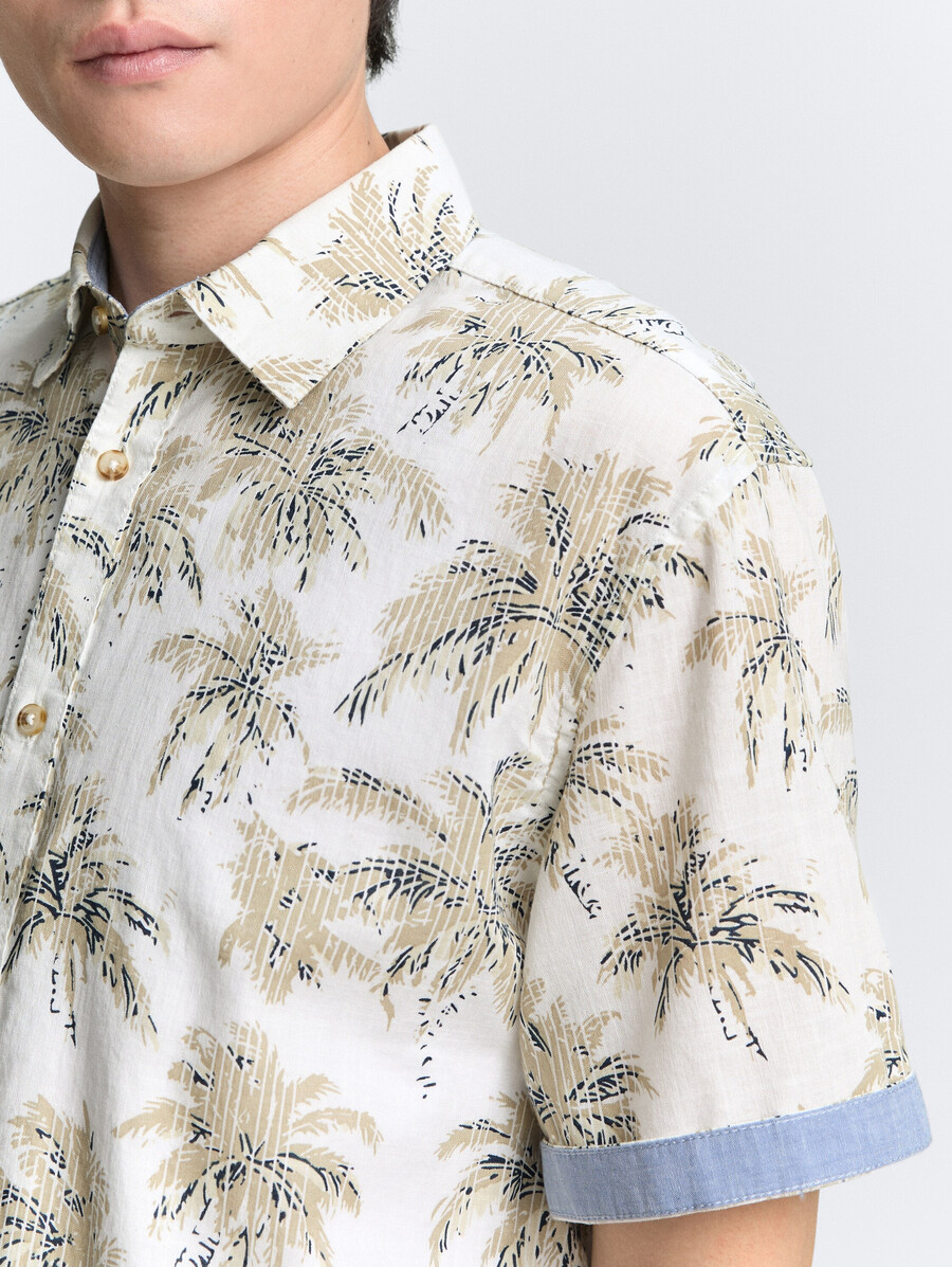camicia a maniche corte vestibilità regolare con stampa di palme