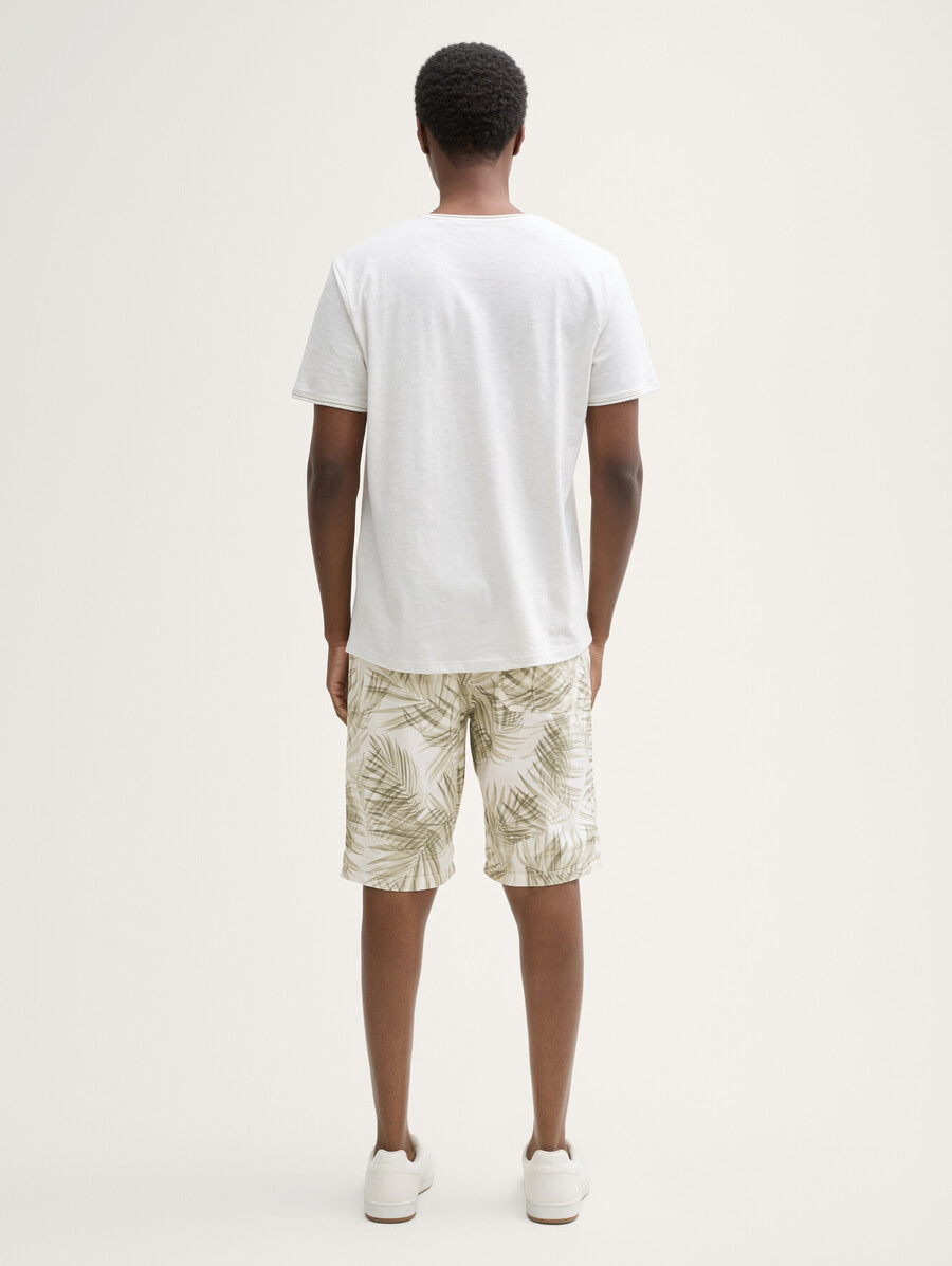 pantaloncini comodi con contenuto di lino