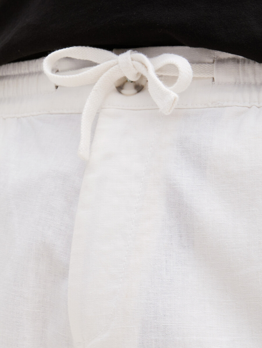 pantaloncini normali con contenuto di lino
