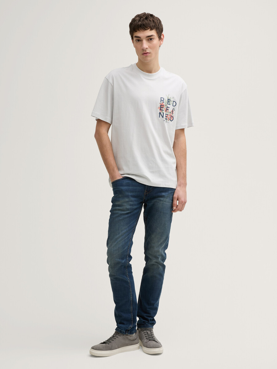 t-shirt dalla vestibilità comoda con stampa sul retro
