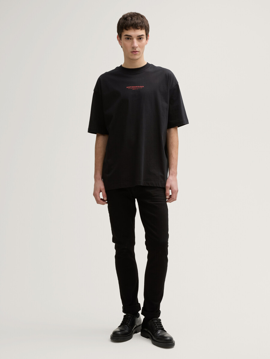 t-shirt oversize con stampa sul retro