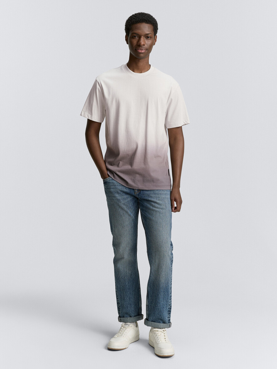 t-shirt dalla vestibilità comoda con sfumatura di colore