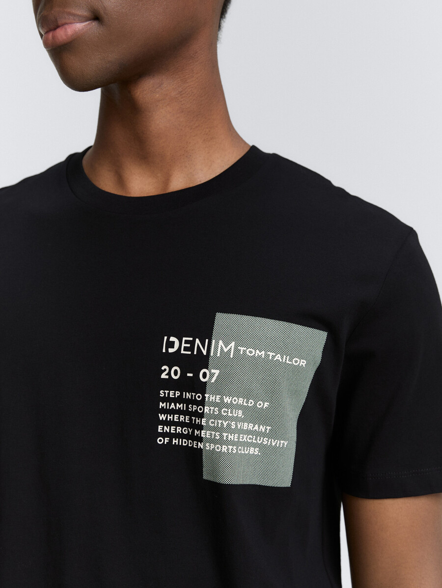 t-shirt basic con stampa del logo