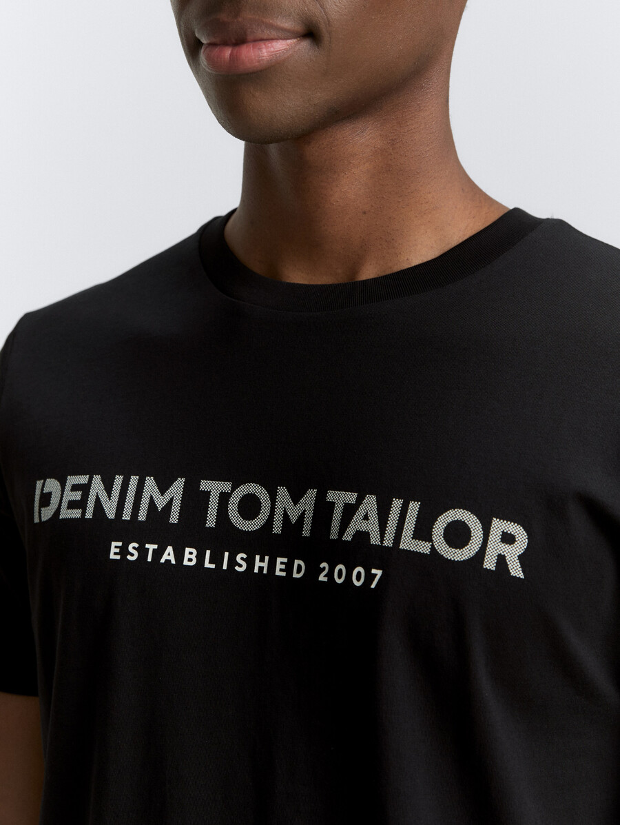 t-shirt basic con stampa del logo