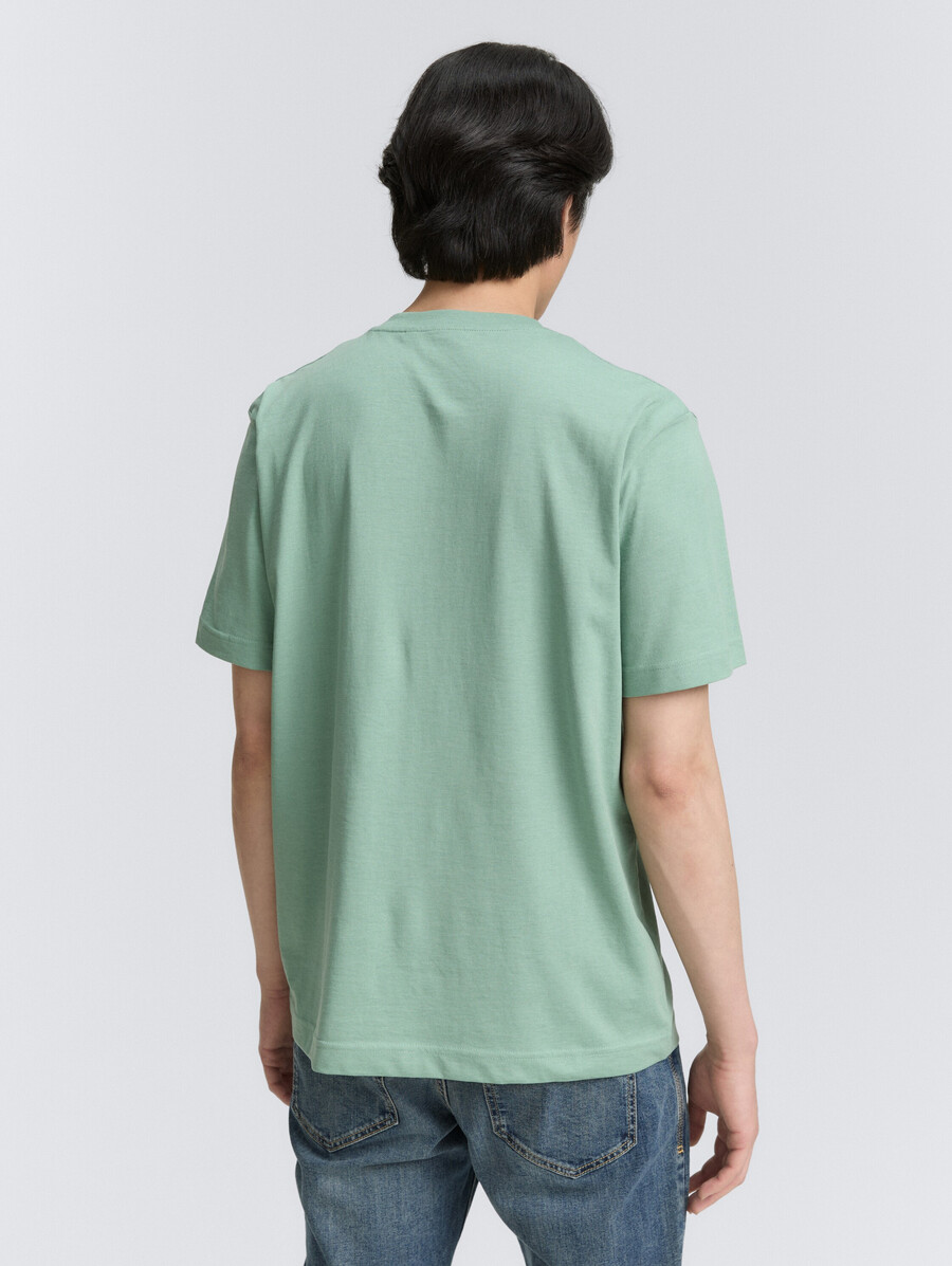 maglietta henley con taschino sul petto