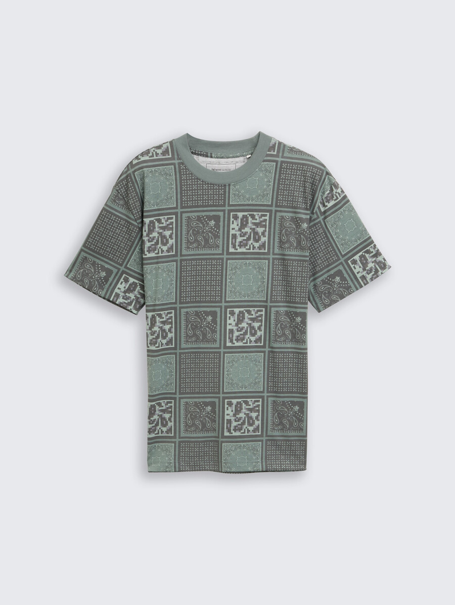 t-shirt vestibilità comoda con motivo