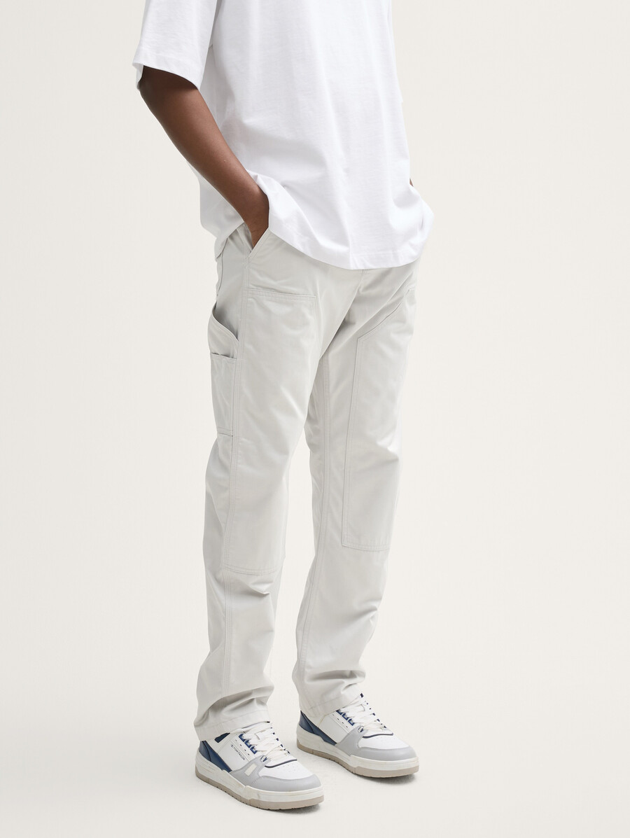 pantaloni utility larghi